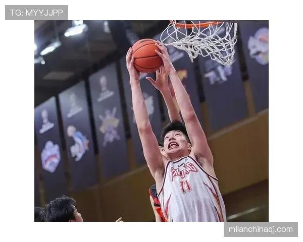 扎伊恩篮下强攻压制传统中锋 提升得分效率