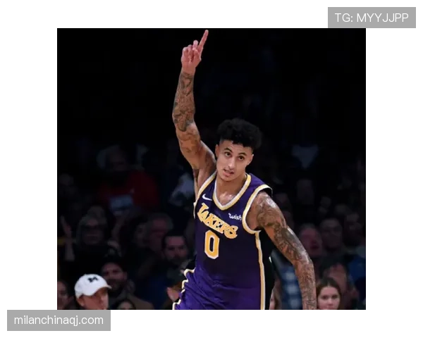 库兹马面对换防无球跑位拉开空间，比上季外线更高效